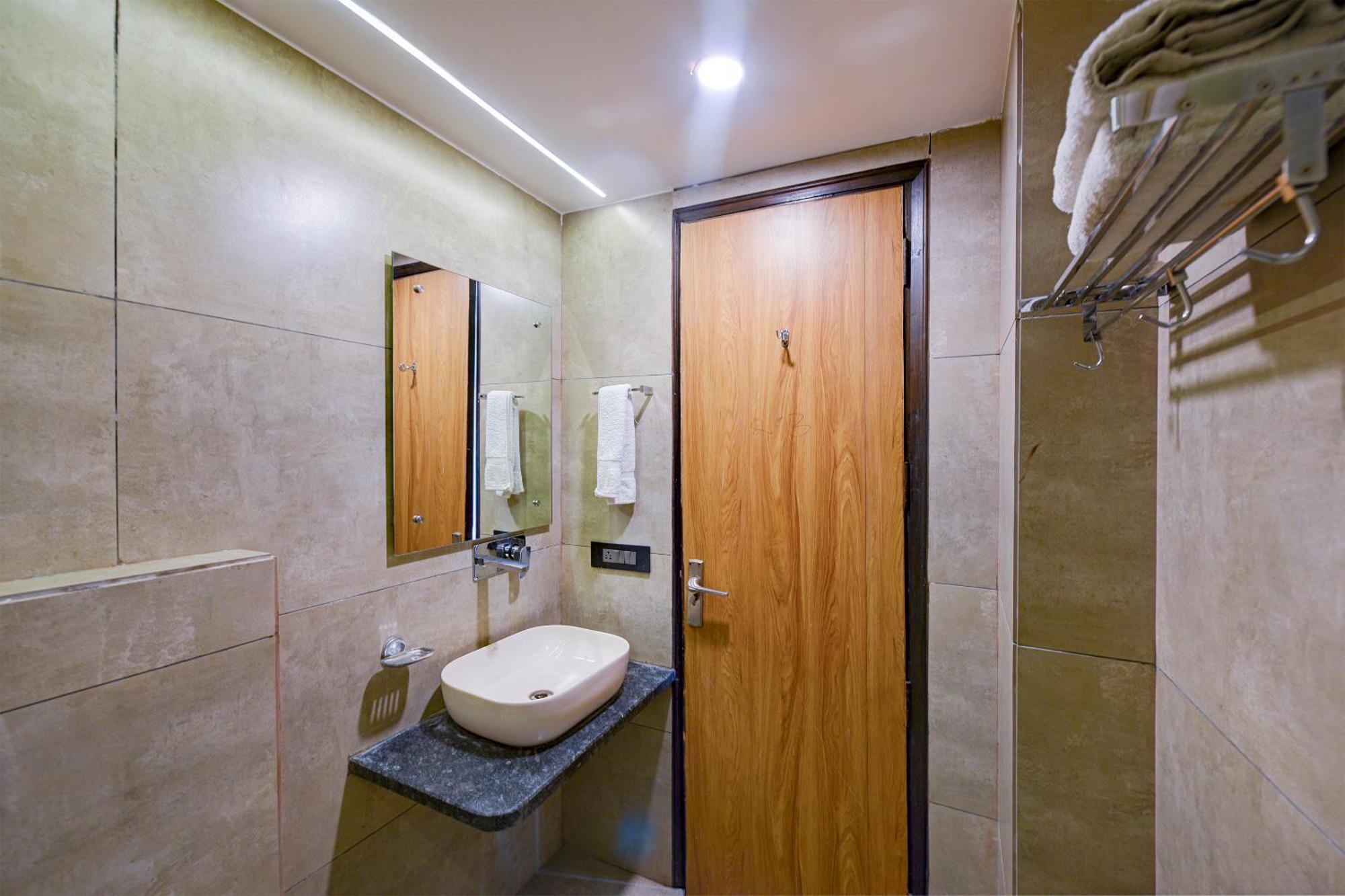 Hotel Sohana Palace Near New Delhi Railway Station And Connaught Place Exteriér fotografie